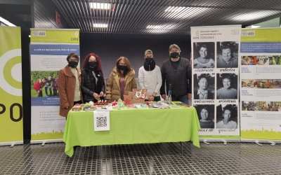 Parada informativa de CIPO als FGC | Mireia Sans